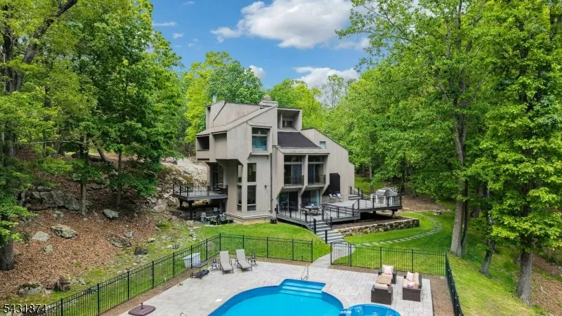 5 Audubon Trail Boonton, NJ 07005