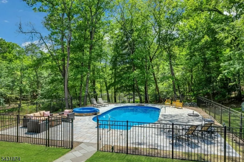 5 Audubon Trail Boonton, NJ 07005