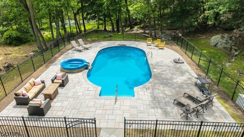 5 Audubon Trail Boonton, NJ 07005