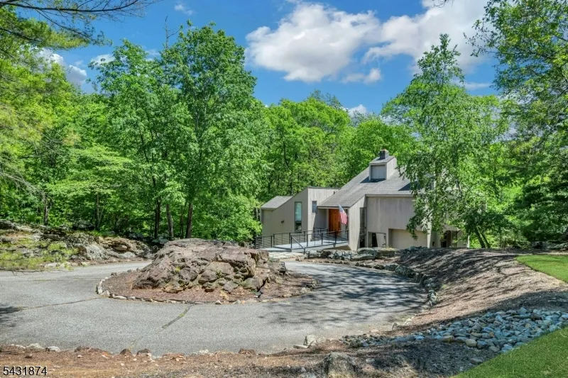 5 Audubon Trail Boonton, NJ 07005