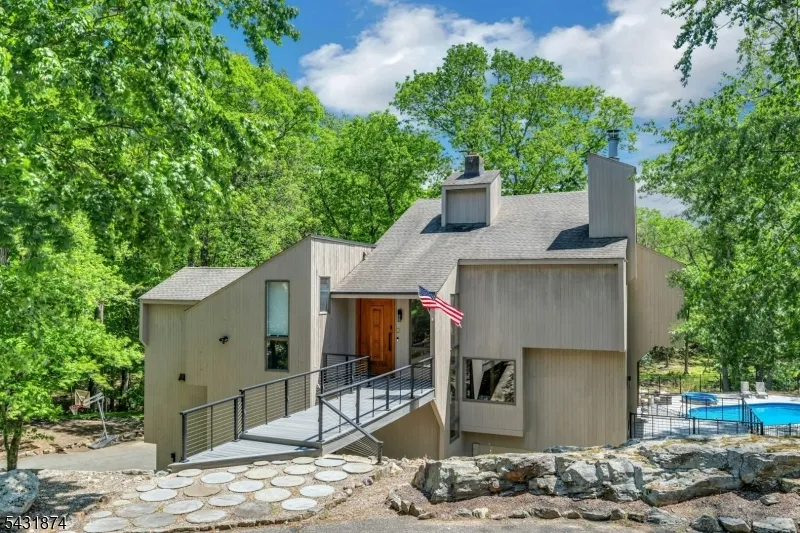 5 Audubon Trail Boonton, NJ 07005