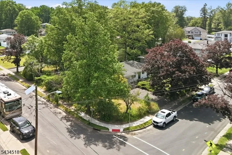 160 Hayes Ave Clark, NJ 07066