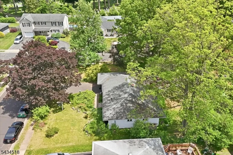 160 Hayes Ave Clark, NJ 07066