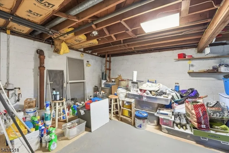 160 Hayes Ave Clark, NJ 07066