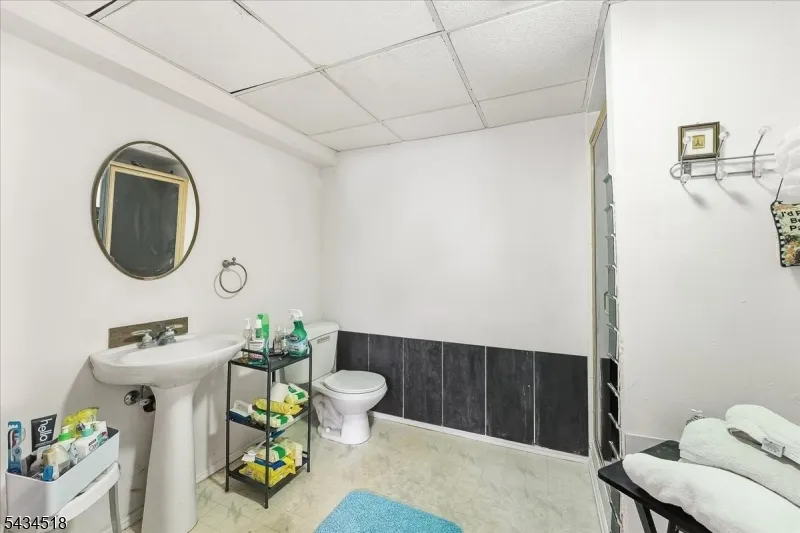 160 Hayes Ave Clark, NJ 07066