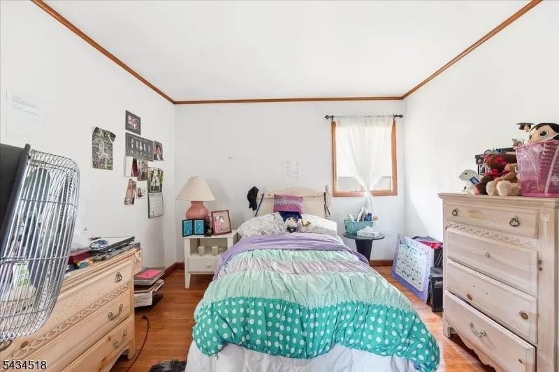 160 Hayes Ave Clark, NJ 07066