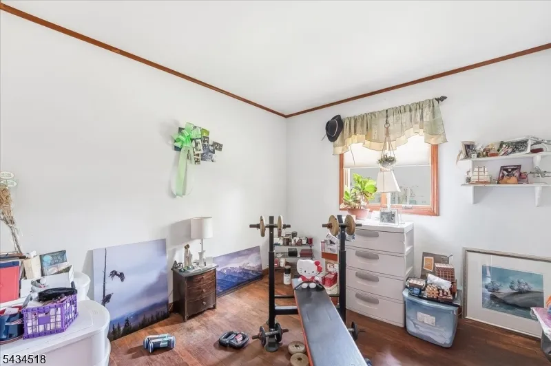 160 Hayes Ave Clark, NJ 07066