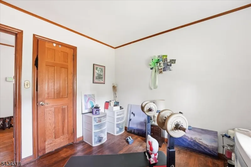 160 Hayes Ave Clark, NJ 07066