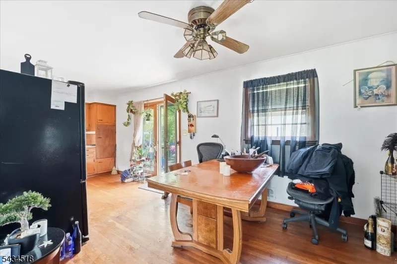 160 Hayes Ave Clark, NJ 07066