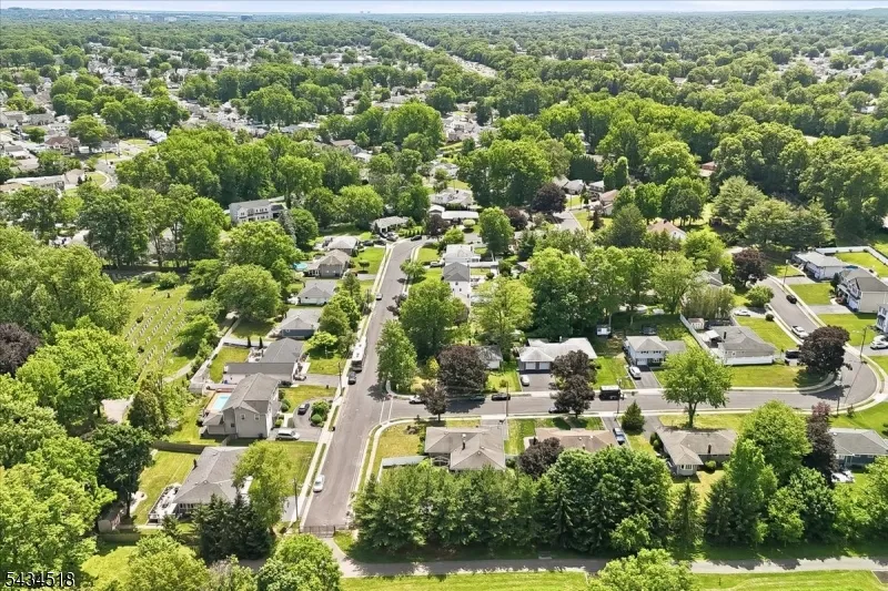 160 Hayes Ave Clark, NJ 07066