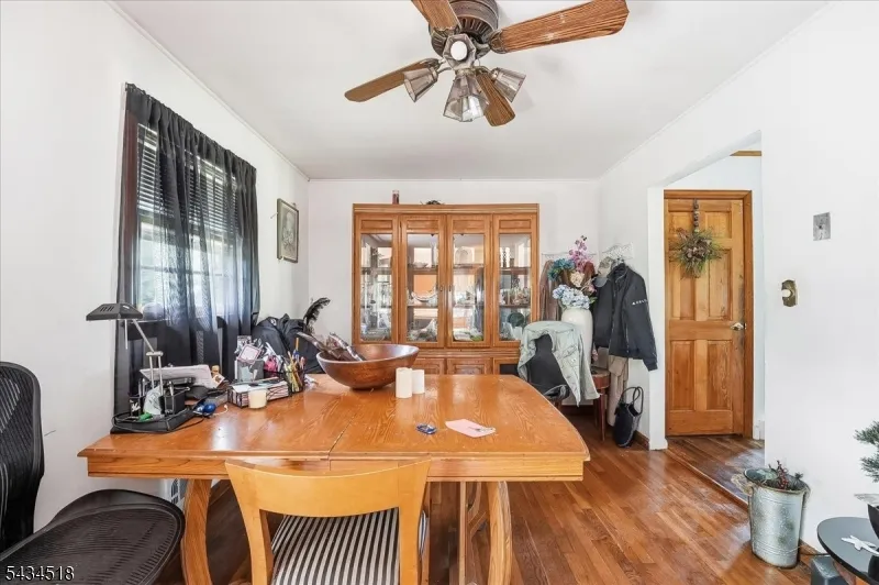 160 Hayes Ave Clark, NJ 07066