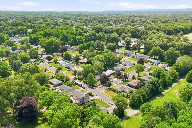 160 Hayes Ave Clark, NJ 07066