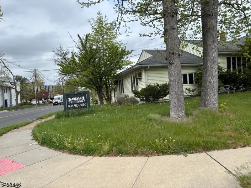 6 Grand St Clark, NJ 07066