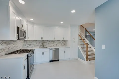 311 W 3Rd Ave