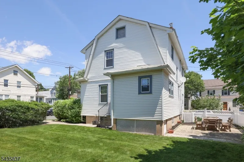 17 Wellesley St Maplewood, NJ 07040