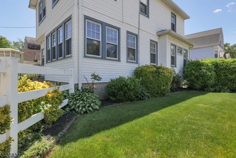 17 Wellesley St Maplewood, NJ 07040