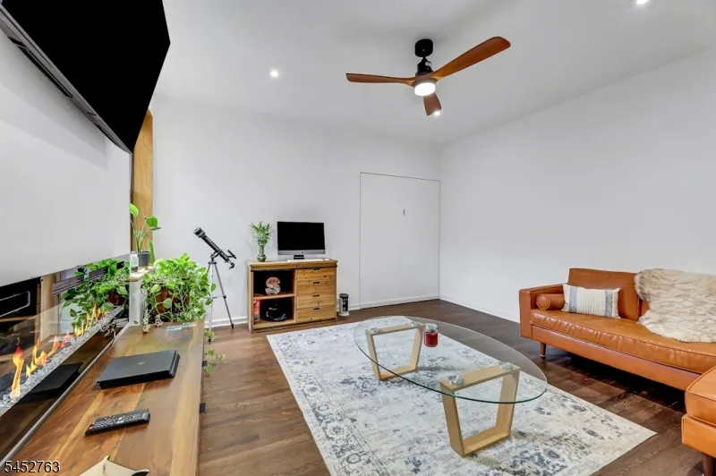 755 Anderson Ave Cliffside Park, NJ 07010