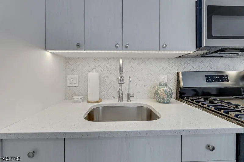 755 Anderson Ave Cliffside Park, NJ 07010