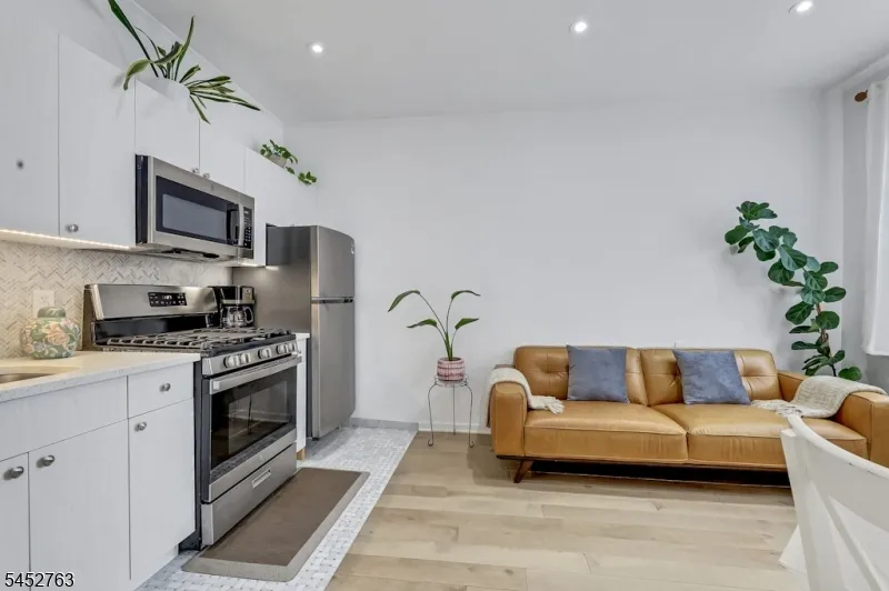 755 Anderson Ave Cliffside Park, NJ 07010