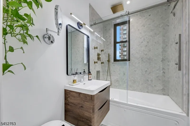 755 Anderson Ave Cliffside Park, NJ 07010