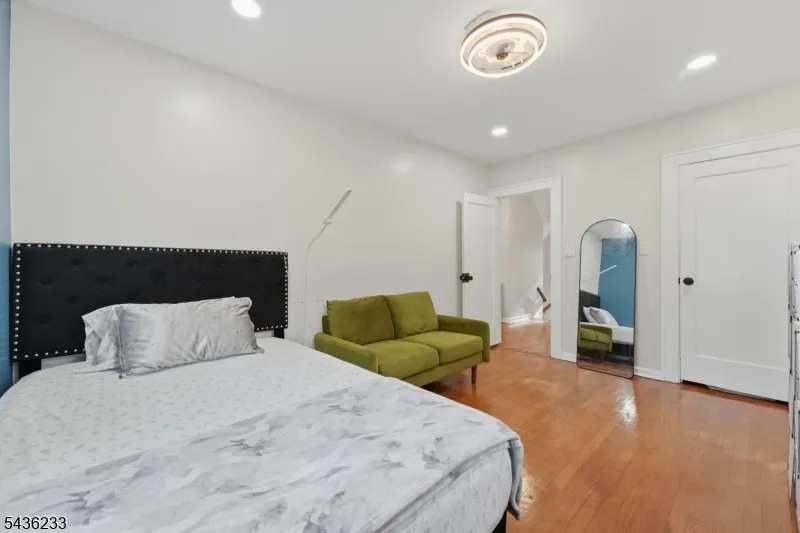 285 W Hudson Ave Englewood City, NJ 07631