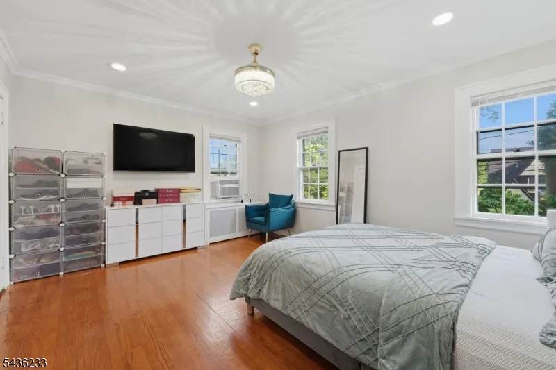 285 W Hudson Ave Englewood City, NJ 07631