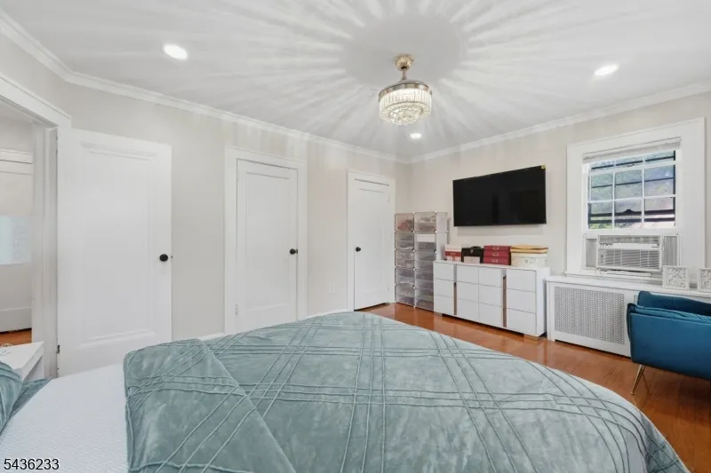 285 W Hudson Ave Englewood City, NJ 07631