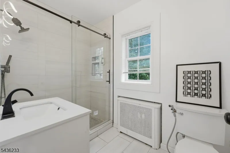 285 W Hudson Ave Englewood City, NJ 07631