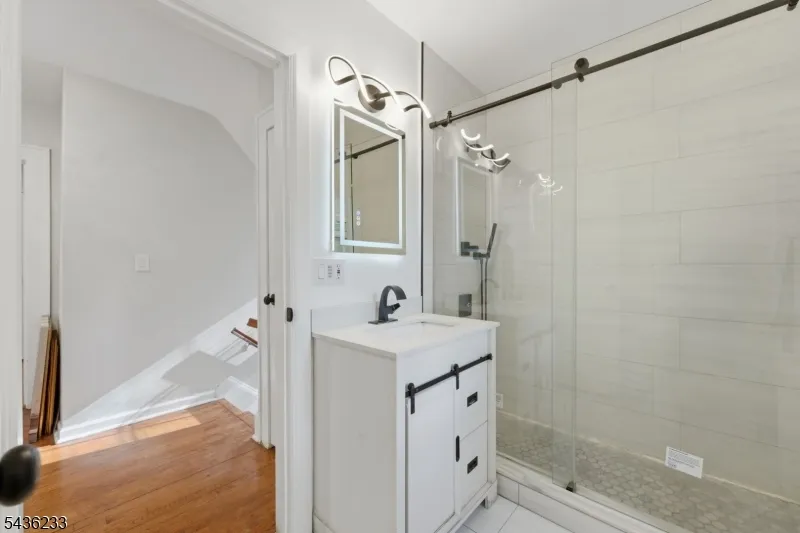 285 W Hudson Ave Englewood City, NJ 07631