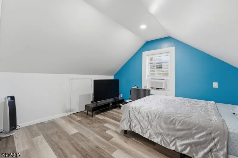285 W Hudson Ave Englewood City, NJ 07631