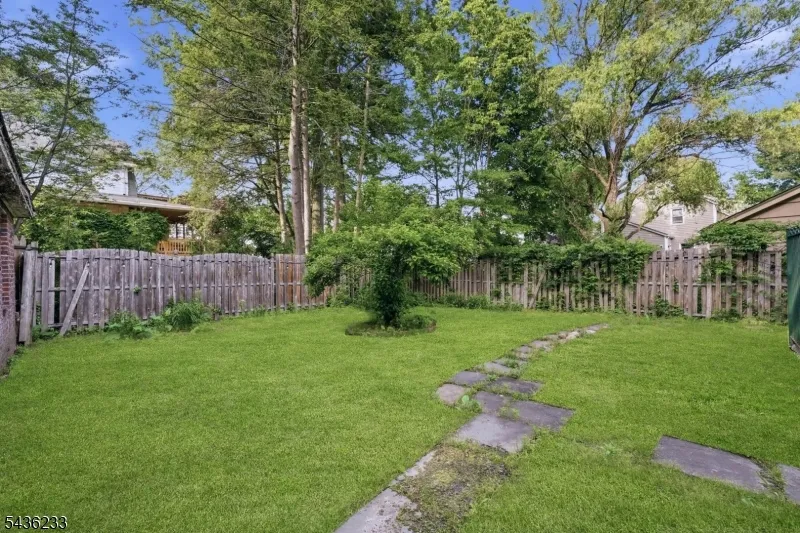 285 W Hudson Ave Englewood City, NJ 07631
