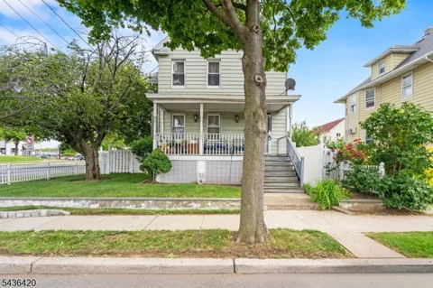 33 Pulaski Pl