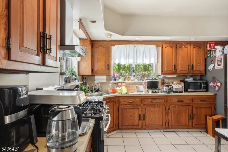 33 Pulaski Pl Hackensack City, NJ 07601