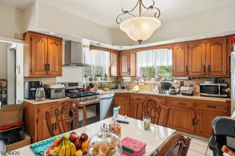 33 Pulaski Pl Hackensack City, NJ 07601