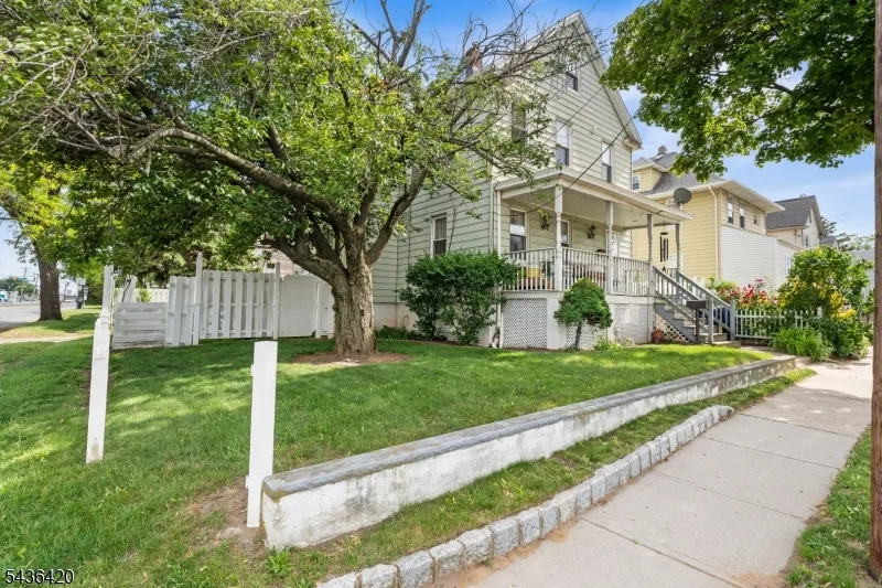 33 Pulaski Pl Hackensack City, NJ 07601