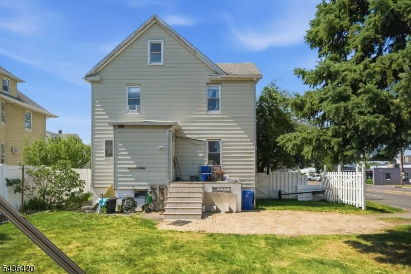 33 Pulaski Pl Hackensack City, NJ 07601