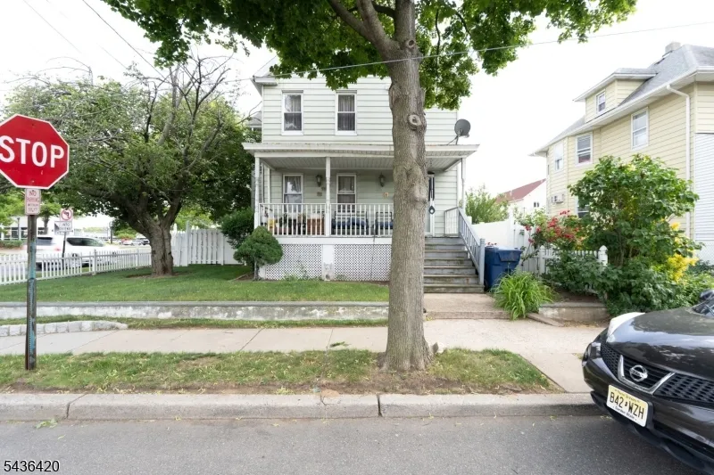 33 Pulaski Pl Hackensack City, NJ 07601