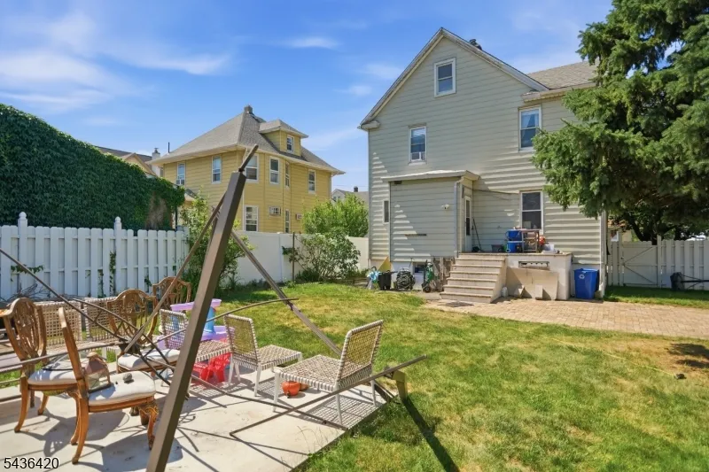 33 Pulaski Pl Hackensack City, NJ 07601