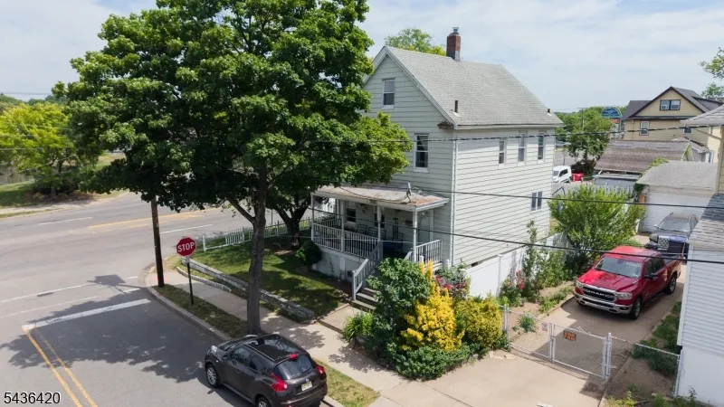 33 Pulaski Pl Hackensack City, NJ 07601