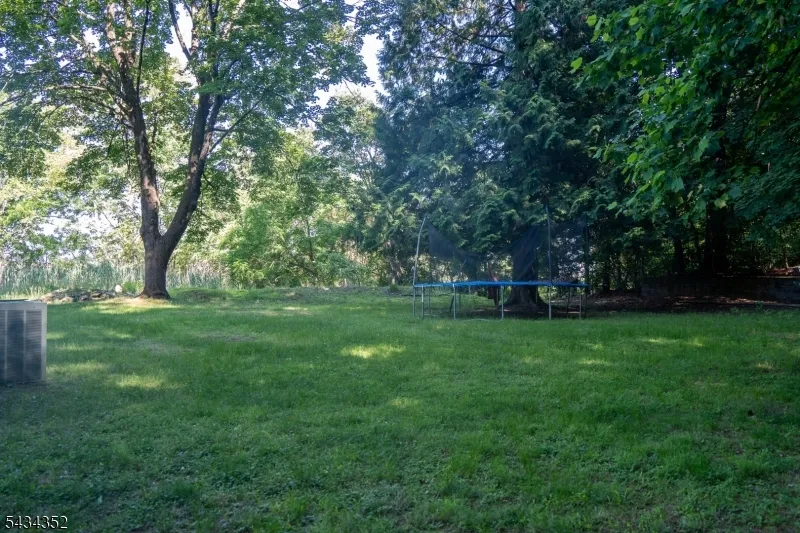 45 Peters Ln North Haledon, NJ 07508