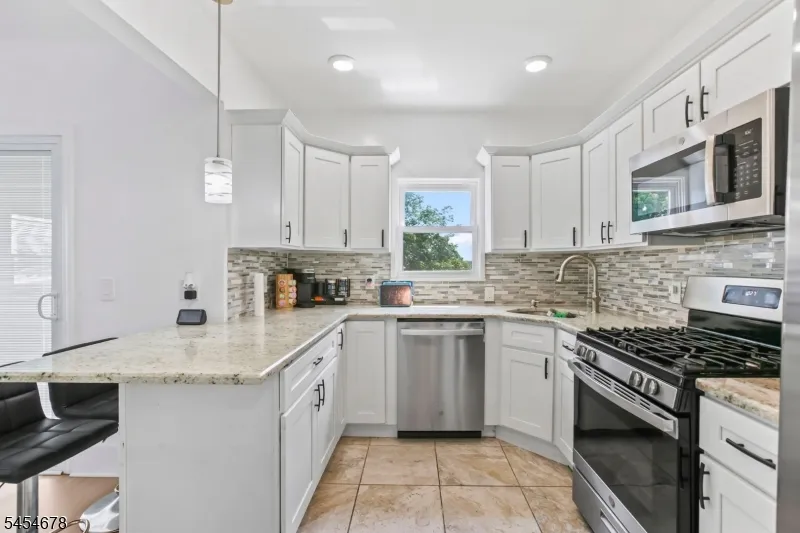 170 Hillside Ter Irvington, NJ 07111