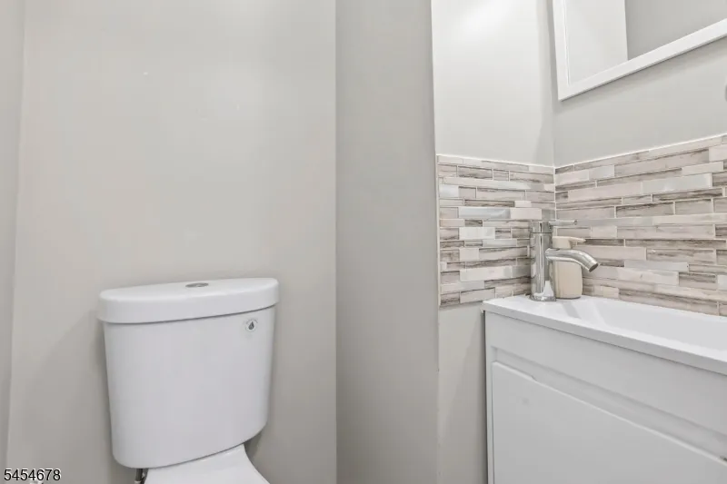 170 Hillside Ter Irvington, NJ 07111