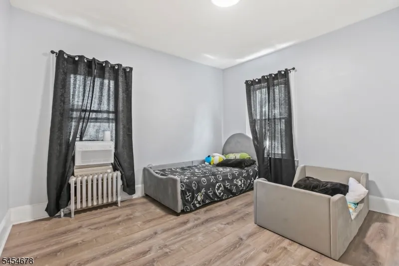 170 Hillside Ter Irvington, NJ 07111