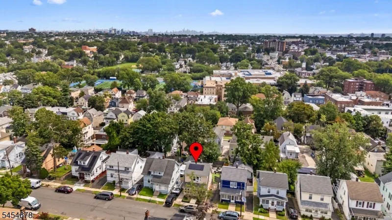 170 Hillside Ter Irvington, NJ 07111