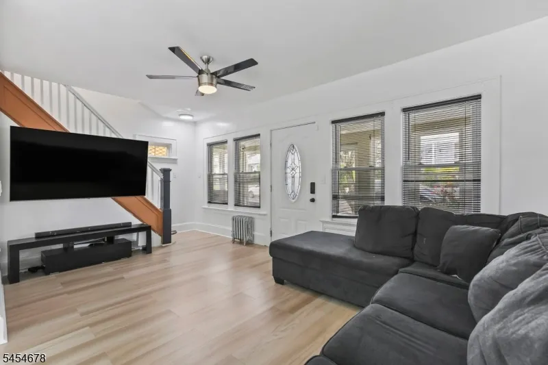170 Hillside Ter Irvington, NJ 07111