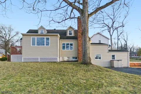 83 Mountain Blvd