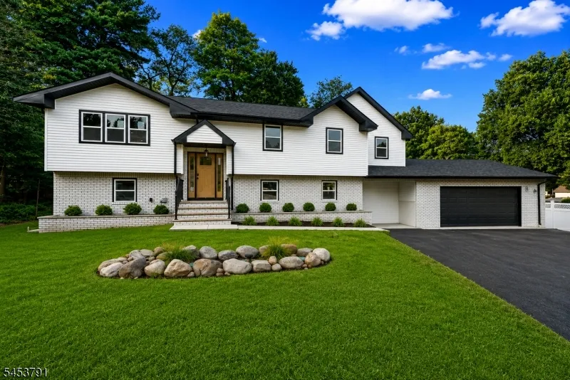 11 Mark Ter West Milford, NJ 07435