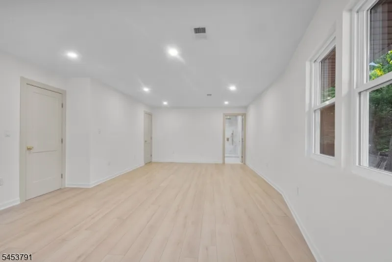 11 Mark Ter West Milford, NJ 07435
