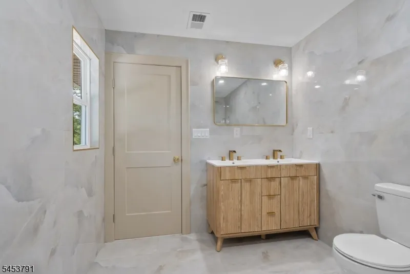 11 Mark Ter West Milford, NJ 07435