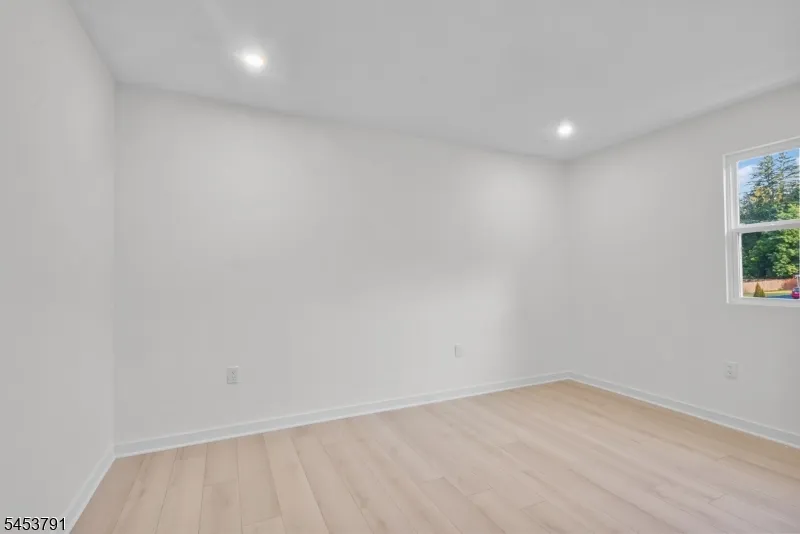 11 Mark Ter West Milford, NJ 07435